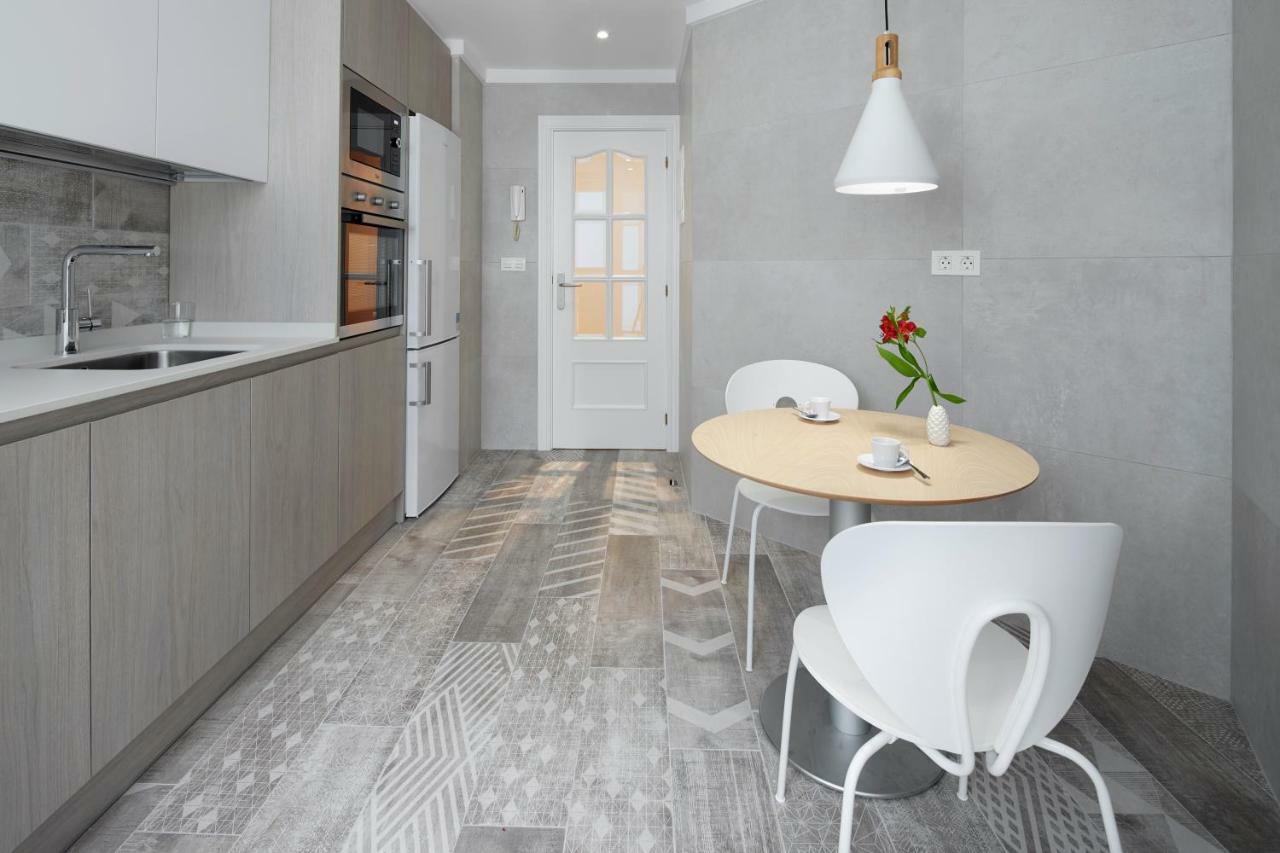 Nafarroa Plaza By Feelfree Rentals Сан Себастиан Екстериор снимка